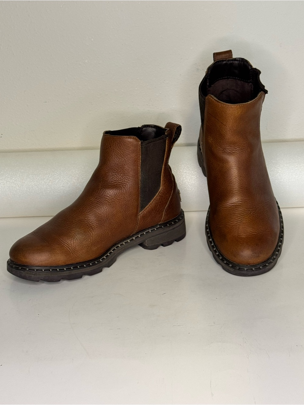 Sorel Waterproof Brown Leather Chelsea Boots - Women's Size 8 (Great Condition)